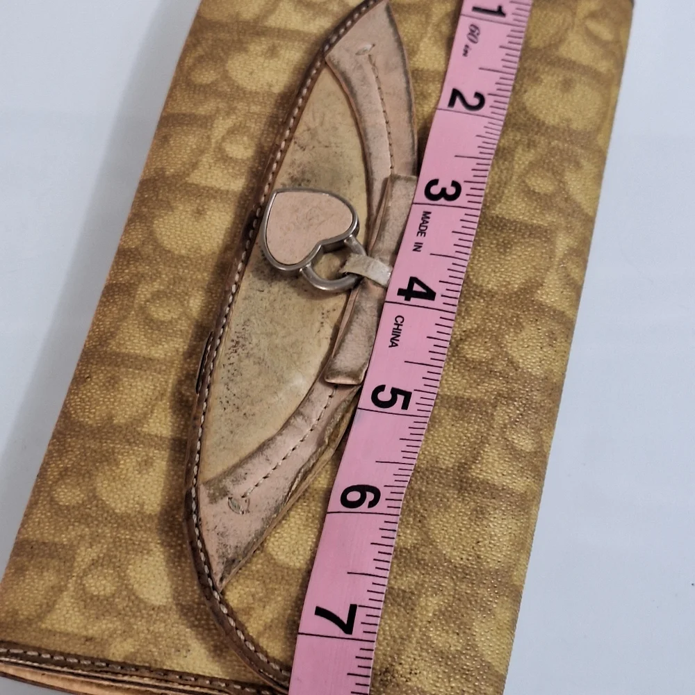 Dior wallet